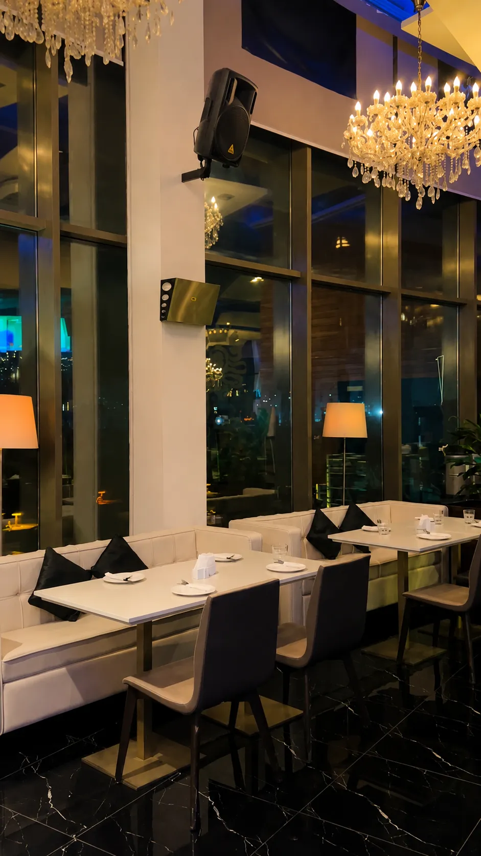 C HOUSE signature dining area